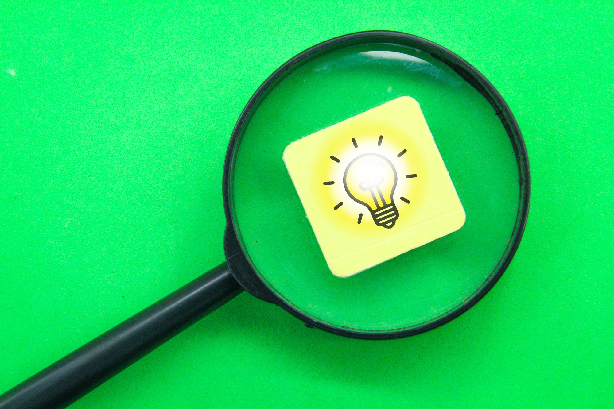 magnifying glass by looking for the idea icon